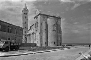 San Nicola Pellegrino — Chor und Querhaus