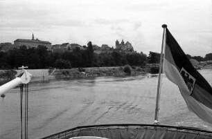 Breisach: Hafen vom Strom aus