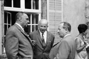 Freiburg: Empfang bei Konsul Kurt anlässlich des Schweizer Nationalfeiertags 1. August 1967; Staatsan. Pfeiffer, Thieme, Flamm