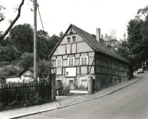 Dresden-Loschwitz, Steglichstraße 1. Wohnhaus (1701/1800)