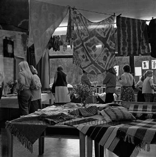 Theodor-Storm-Schule: Grabauer Straße: Schulfest: Ausstellung von Schülerarbeiten