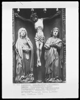 Flügelaltar — Kreuzigungsgruppe flankiert von vier Heiligen — Kreuzigungsgruppe