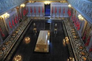 Gedenkstätte in Rabat : Blick in den Innenraum des Mausoleums für König Mohammed V in Rabat, aufgenommen am 06.11.2008