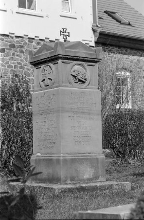 Gefallenenehrenmal (Kriegerdenkmal); Gemünden, Im Dorf