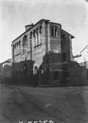Exarchenpalast in Ravenna : Ravenna. Exarchenpalast, sogenannter Palast Theoderichs, wahrscheinlich Teil der verschwundenen Kirche San Salvatore. Ansicht von Südwesten