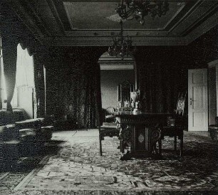"Der rote Salon" im königlichen Schloss in Tirana, Albanien
