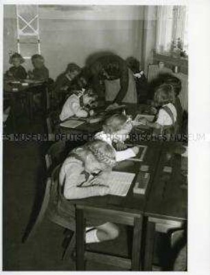 Die 25. Schule in Spandau, Streitsrasse 7/11, unterrichtet in aufgelockerter Form
