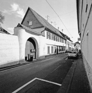 Oestrich-Winkel, Hauptstraße 32