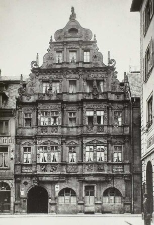 Heidelberg, Gasthaus zum Ritter : Heidelberg. Gasthaus zum Ritter (1952 im Renaissancestil erbaut, fast das einzige Haus, das bei der Verheerung 1693 unversehrt blieb, 1905 gut hergestellt)