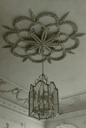 Düsseldorf-Benrath, Schloss Benrath, Corps de logis, Vestibül, Stuckdekoration der Decke