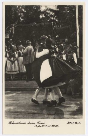 Gruppenbild in Tracht