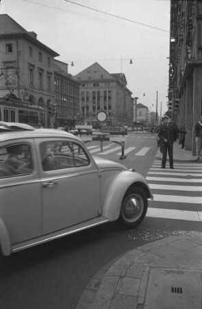 Verkehrsumleitung auf der Kaiserstraße im Zusammenhang mit Bauarbeiten.