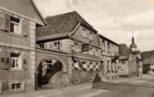 Postkartenalbum mit Motiven von Karlsruhe. "Gasthaus und Pension 'Zum Ochsen'. Luftkurort Rotenfels im Schwarzwald, Besitzer: Walter Roth"