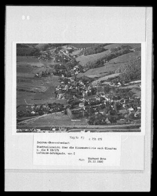 Zwickau-Oberrothenbach, Stadtteilansicht über die Eisenbahnlinie nach Glauchau und die B 93/175, von Osten