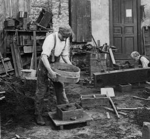 Kleinformer : Technikgeschichte | Technologie | Eisen und Stahl | Werkzeug-Maschinenfabrikation