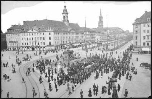 Dresden. Hauptstraße und Goldener Reiter