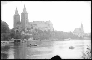 Rochlitz. Blick über die Mulde auf das Schloss