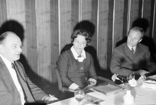 Kirchzarten: Kurhaus; Badisches Kammerschauspiel; Ilse Werner, Georg A. Weth und Bürgermeister von Kirchzarten: Erich Rieder