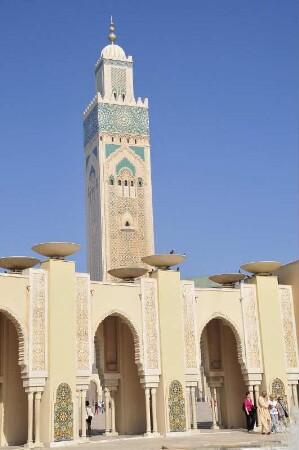 Casablanca - Moschee Hassan II. : Die zwischen 1987 und 1993 erbaute Moschee Hassan II. bietet 25 000 Personen im Innenraum Platz. Das Minarett ist mit 200 m das höchste der Welt. Aufgenommen in Casablanca am 11. Oktober 2009. Foto Uwe Gerig