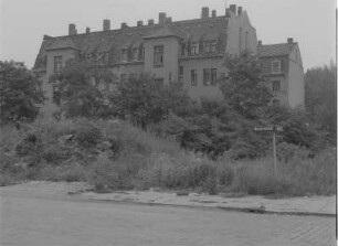 Dresden-Friedrichstadt, Menageriestraße. Blick gegen Wohnhäuser Manitiustraße