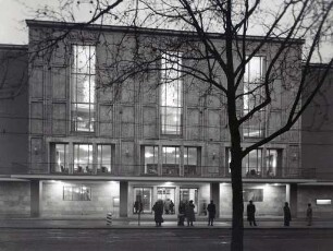 Außenansicht Opernhaus Düsseldorf (Deutsche Oper am Rhein)