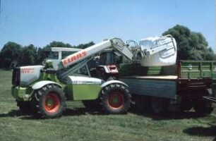 Fotografie: Transportgerät, Rundballen, Teleskoplader, Be- und Entladen