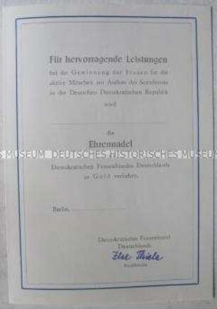 Vordruck der Urkunde zur Ehrennadel des DFD in Gold (blanko)