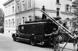 Freiburg: Feuerwehr rückt ab