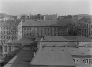 Seminarstraße : Dresden-Friedrichstadt, Seminarstraße. Blick nach Osten auf Wohnhäuser und die Alte Schule, Seminarstraße 11