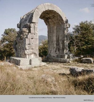 Arco di San Damiano, Nordtor, San Gemini