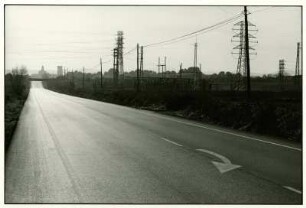 Kastilien-La Mancha. Transformatorenstation an einer Straße