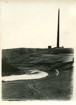 Halsbrücke. Hüttenwerk. Hohe Esse (Höhe 140 m; 1889/1890 erbaut)