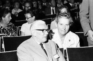 17. Tagung 1967 Chemiker; Eröffnungsfeier: Adolf Butenandt, Frau Staudinger