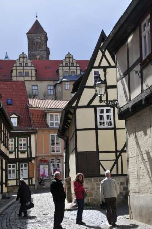 Quedlinburg - Neuendorf : Die Gasse Neuendorf in Quedlinburg, aufgenommen am 3. Mai 2014. Foto Uwe Gerig