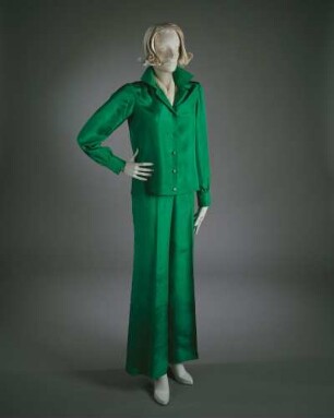 Anzug aus grüner Seide, bestehend aus Hose und Hemdbluse (Archivtitel)
