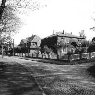 Cottbus-Spremberger Vorstadt, Eichenstraße. Blick nach Norden zum Wohnhaus, Eichenplatz 27
