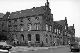 Ehem. Kaiserliches Postamt und ehem. Telegraphenamt (Verwaltungsgebäude (Post)); Gießen, Bahnhofstraße 91