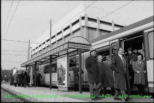 Anbindung der Straßenbahnstrecke der Albtal-Verkehrs-Gesellschaft (AVG) an das Gelände des Kernforschungszentrums Karlsruhe (KfK)