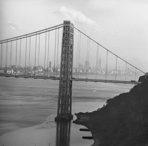 New York, Ansicht der George-Washington-Brücke über den Hudson River