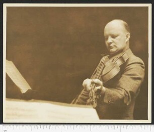 Porträtaufnahme Paul Hindemith