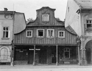 Hohenelbe, Laubenhaus : Hohenelbe (Vrchlabí/Tschechische Republik). Wohnhaus mit Laden "Fachgeschäft Büromaschinen, Bürobedarf Karl Donth", Hauptstraße