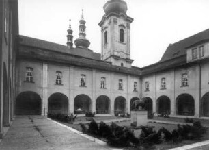 Prag. Kloster Strahov. Kreuzgang. Nord- und Osttrakt