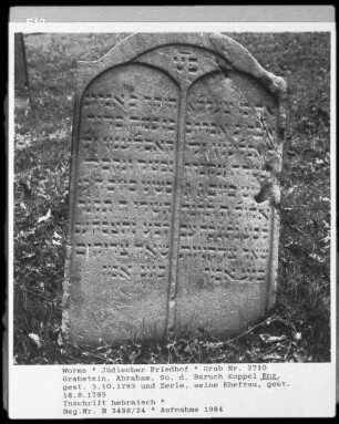 Grabstein des Abraham, Sohn des Baruch Koppel Enz (gestorben 1793.10.03) und seiner Frau Zerle (gestorben 1795.08.18)