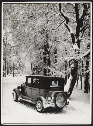 Auto im Schnee