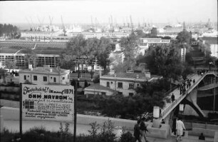 Konstanza [Constanta]: Blick vom Boulevard Marinarilor zum Hafen