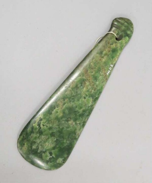 (mere pounamu)