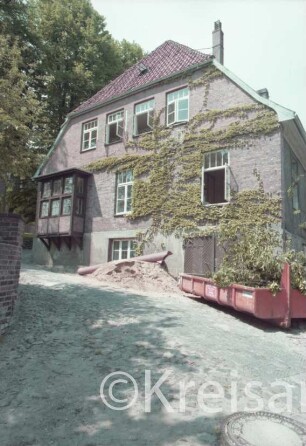 Kirchberg 9: ehemaliges Pastorat: Giebelseite mit Erker