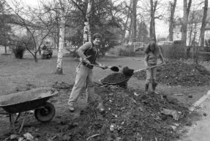 Pflege der Grünanlage im Durlacher Schlossgarten
