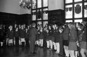 Freiburg: Rathaus, VdK Kinderchor, Leitung Tritschler, im großen Ratsaal