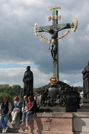Prag - Kreuz auf der Karlsbrücke : Kreuz auf der Karlsbrücke. Aufgenommen in Prag 2004